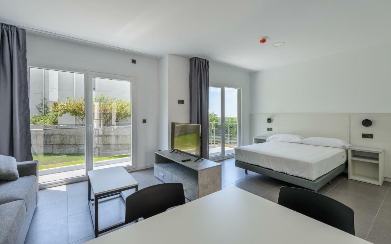 Apartamentos Onzamar Sanxenxo Exteriör bild